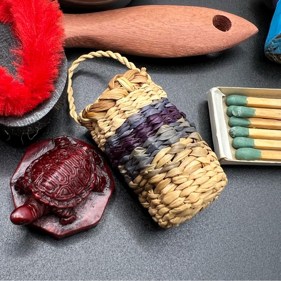 Miniature Japanese Dolls Ornaments Matches Lot Of Antique Charms Fan - Picture 3 of 11